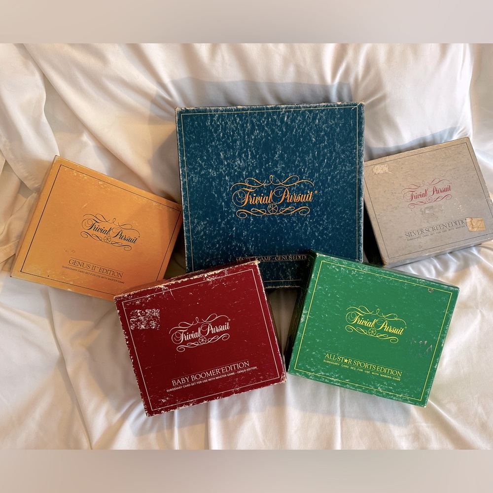 VINTAGE set of Trivial Pursuit game and expansion packs